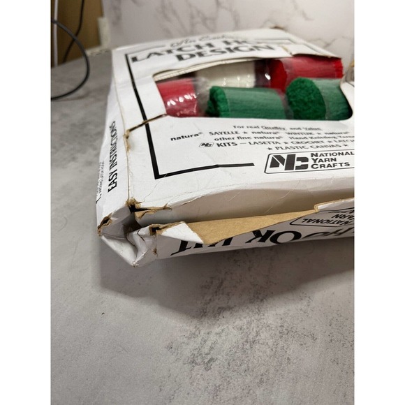 National Yarn Crafts Latch Hook Kit XR85 Old St. Nick 18x24" Open Box - Picture 5 of 6